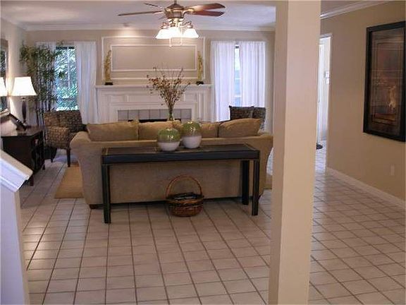 3rd image of 1918 Aspen River Ln