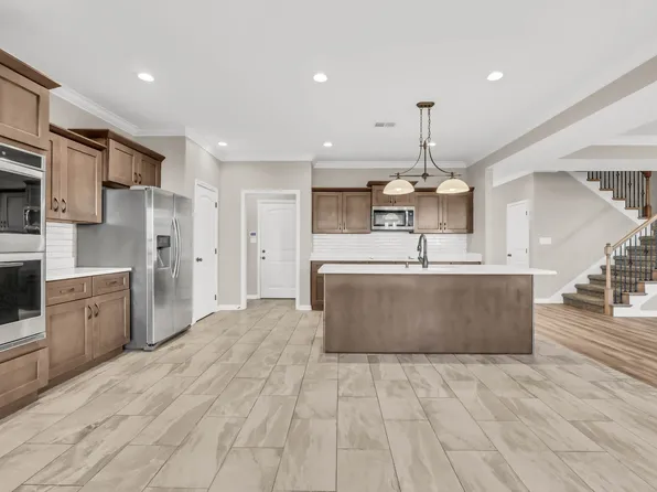 1529 Kestrel Dr, Clarksville, TN 37040