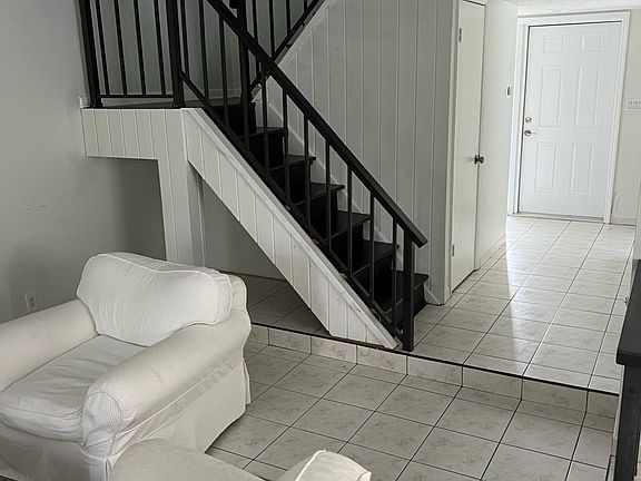 4th image of 840 SW 16th St