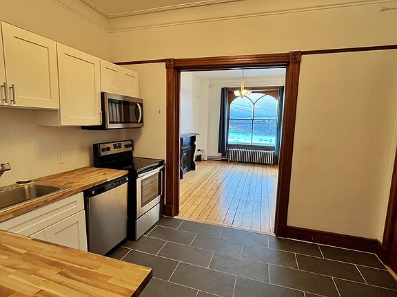 5th image of 225 N Pearl St #2