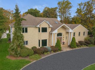 18 Chestnut St, Livingston, NJ 07039