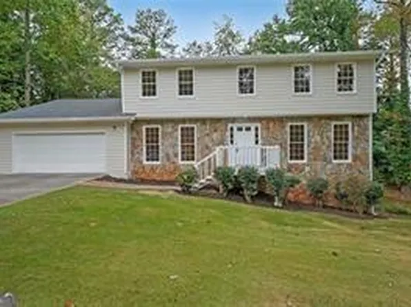 1529 Bell Flower Ct, Stone Mountain, GA 30088