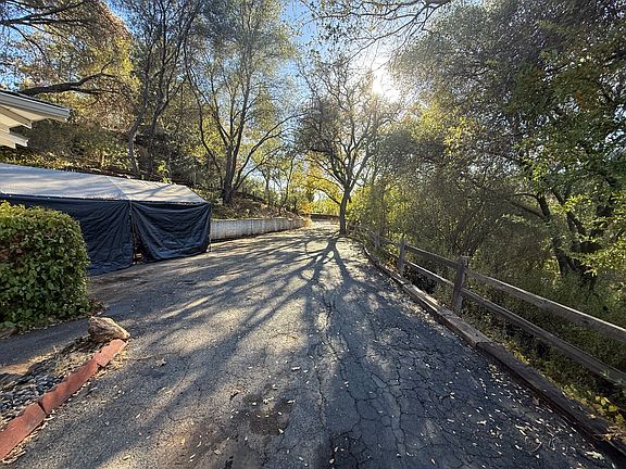 4th image of 290 Gerrymander Ave
