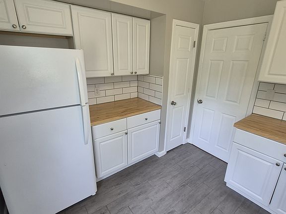 4th image of 6302 Clover Ln
