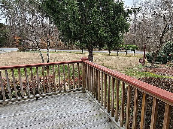 4th image of 5101 Beaverdale Dr