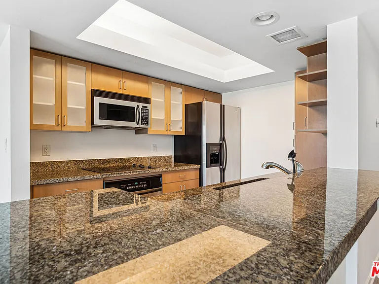 13700 Marina Pointe Dr #1206 — Photo 4