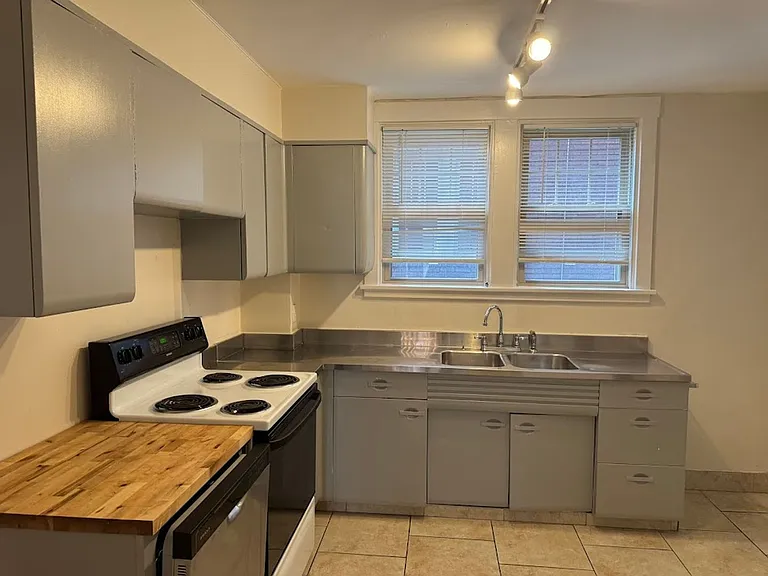 1331 Shady Ave — Photo 22
