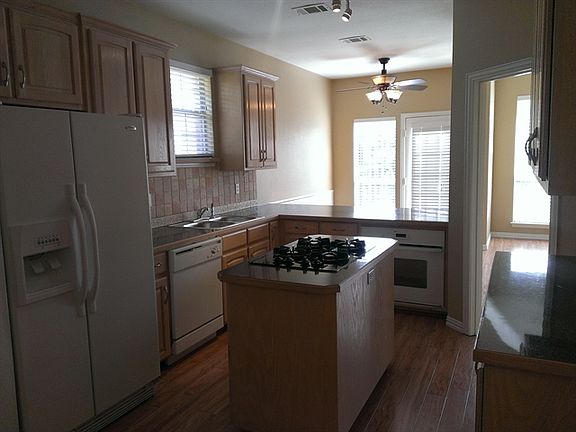 5th image of 106 Mayflower Ct