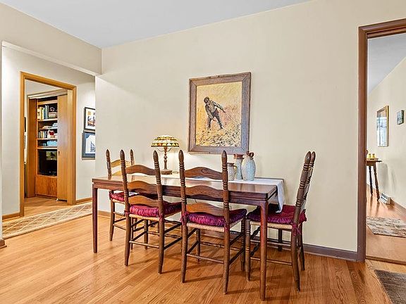 4th image of 4619 Longmeadow Ln