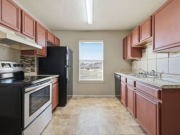 3rd image of 1716 Benttree Dr #1716C