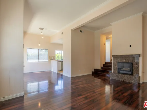 18445 Hatteras St #504, Tarzana, CA 91356