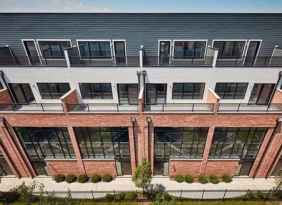 3rd image of 8320 Elmwood St #4