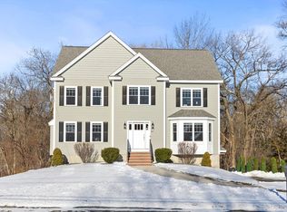 224 Winn St, Burlington, MA 01803