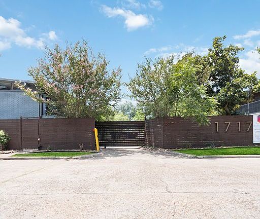 3rd image of 1717 Norfolk St #20
