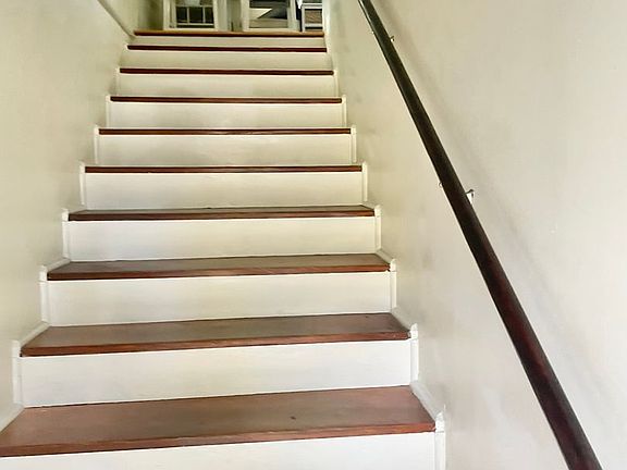 2nd image of 437 W 6th Ave