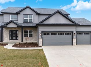 5008 Castlebar Dr, Bloomington, IL 61705