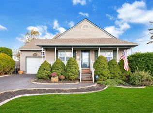 47 W Lake Dr, Patchogue, NY 11772
