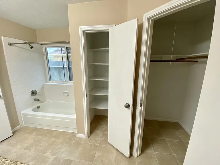 8646 Sunny Ridge Dr — Photo 16