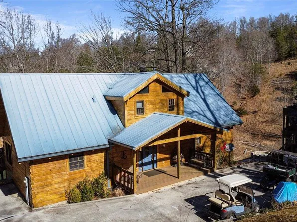 268 Deerwalk Dr W, La Follette, TN 37766