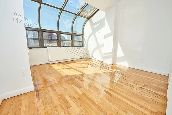 Rented by Genik Group Corp | media 14