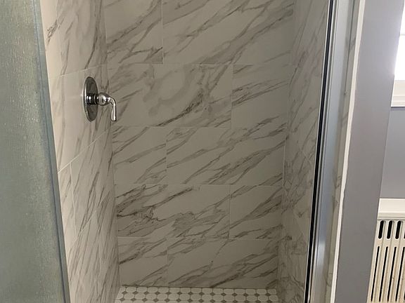 4th image of 6 Tremont Ave Floor 2