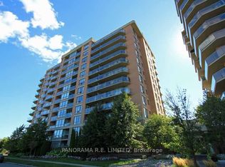 1140 Parkwest Pl #905, Mississauga, ON L5E 3K9