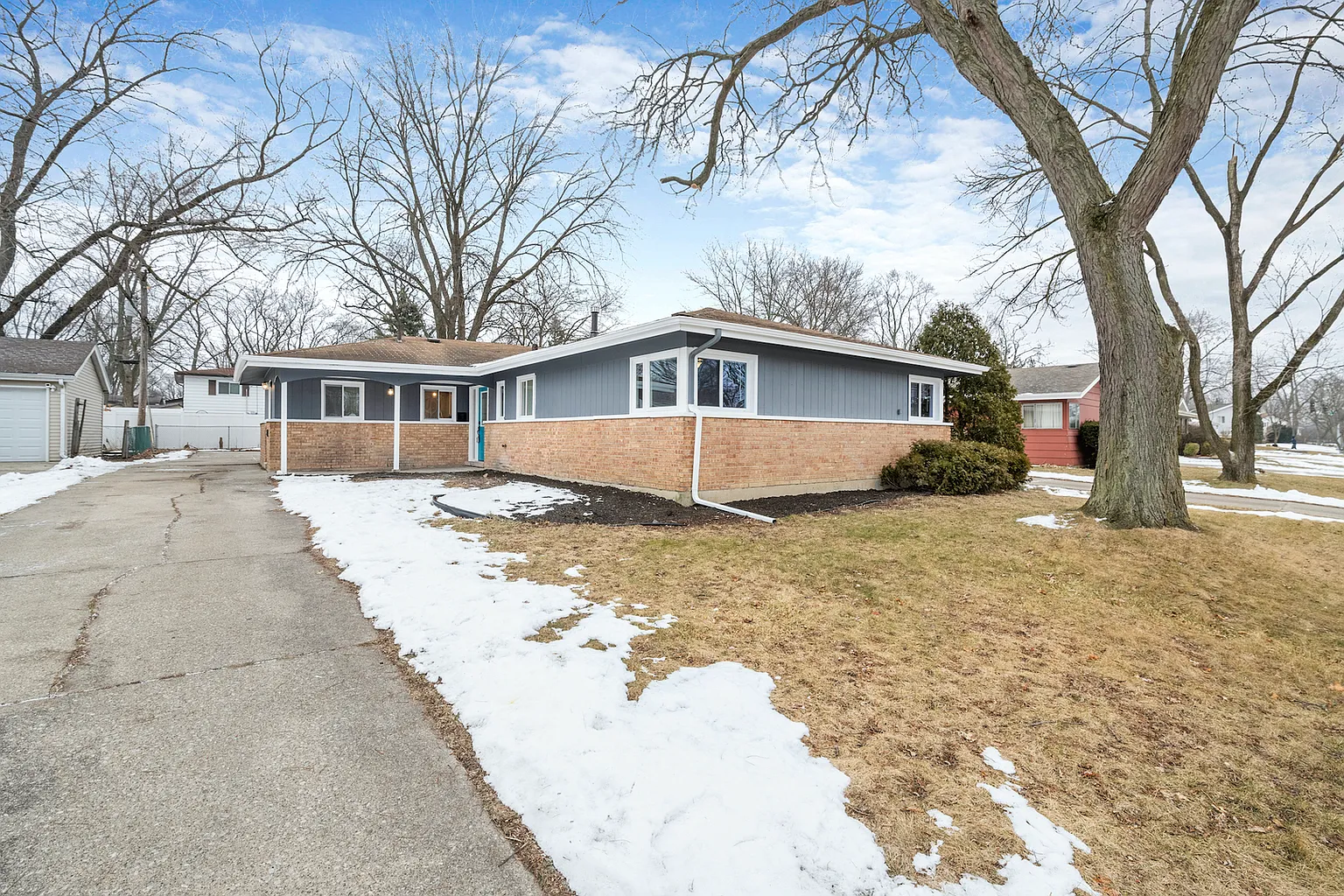 311 N Orchard Dr photo 1