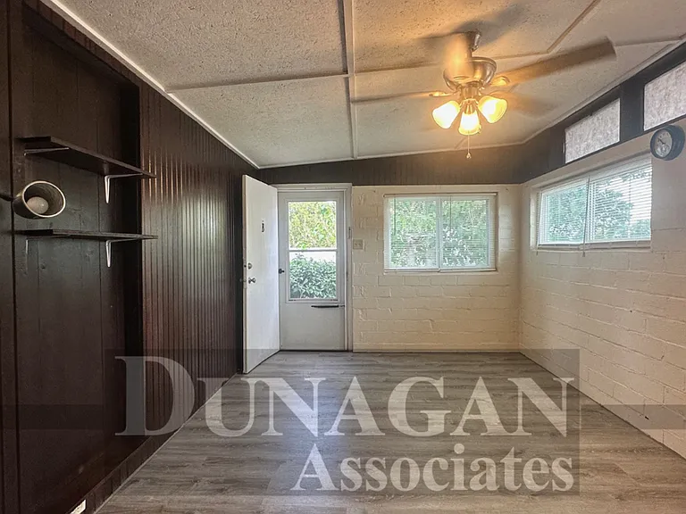 505 N Halagueno St #B — Photo 2