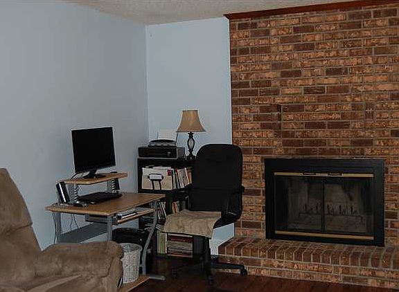 5th image of 808 Brook Meadow Ln