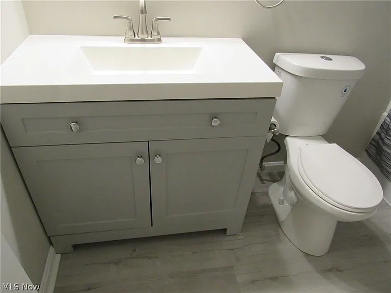 7155 Auburn Rd — Photo 15
