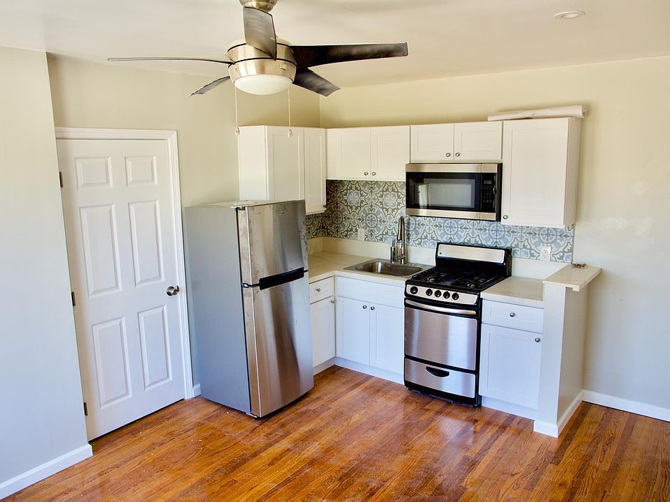 2nd image of 2642 23rd St #C