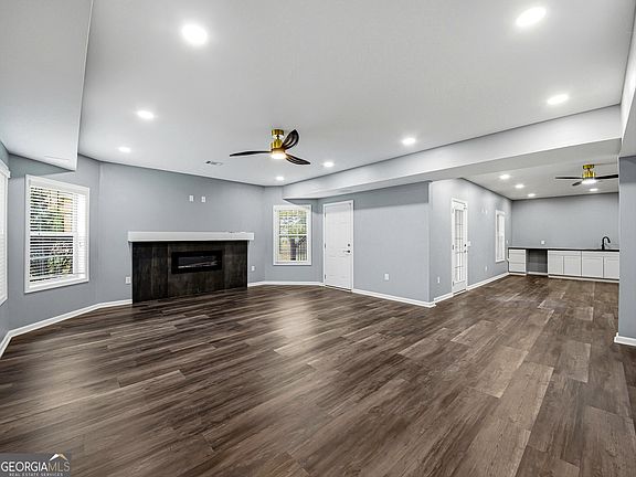 2nd image of 171 Crystal Lake Blvd