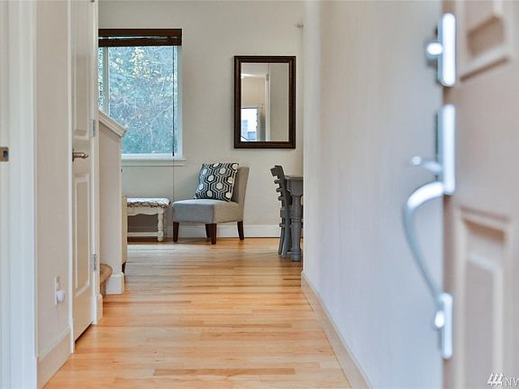 3rd image of 13913 101st Avenue Ct NW