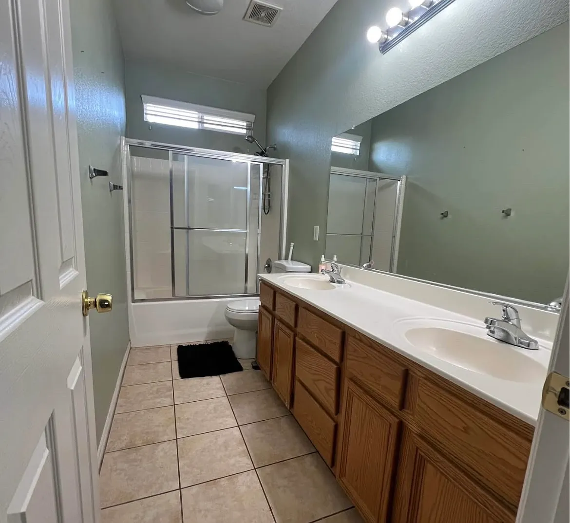 Wisteria Ln, Fontana — Photo 3
