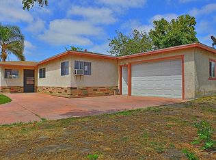 11905 205th St, Lakewood, CA 90715
