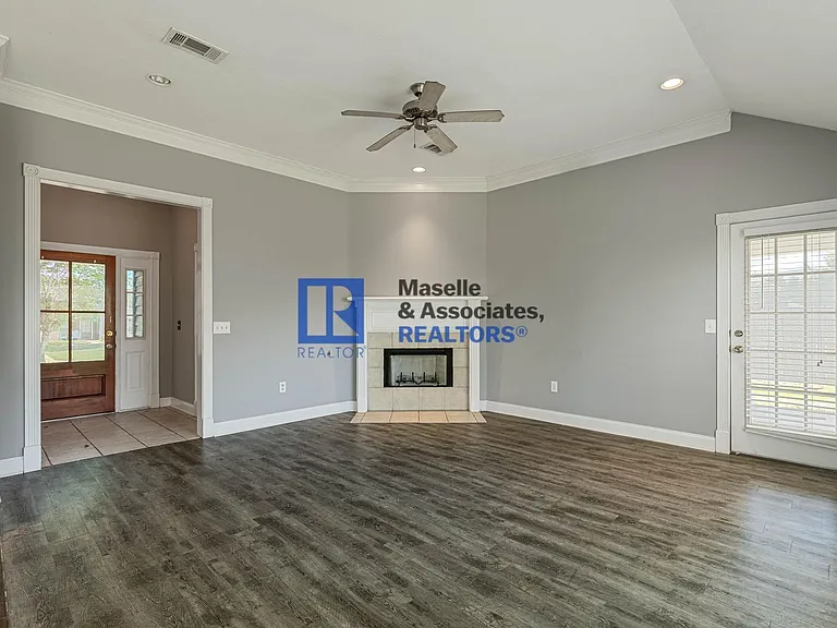 624 Post Oak Pl — Photo 10