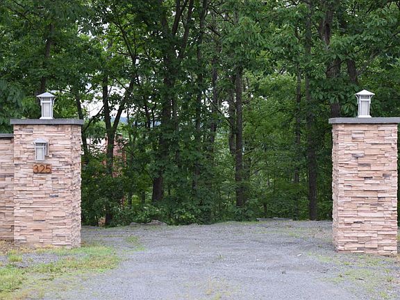 3rd image of 325 Blue Heron Way