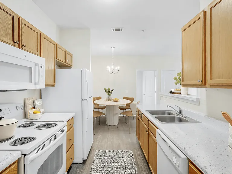 Frontier East Apartments — Photo 16