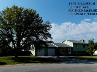 1403 E Blossum Ave, Haysville, KS 67060
