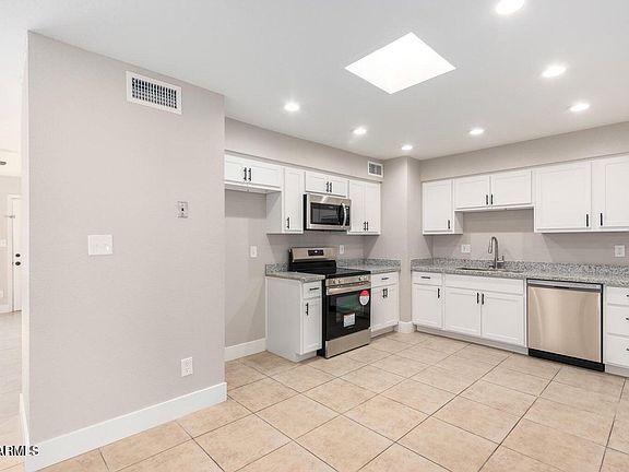4th image of 14633 N 33RD Avenue
