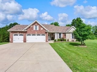 31 Pine Lake Dr, Troy, MO 63379