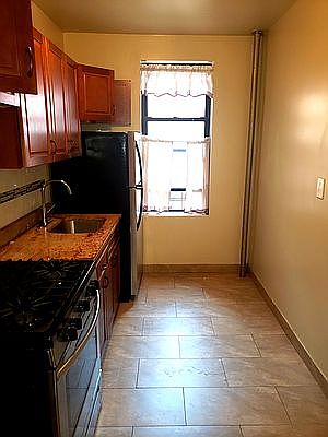 3rd image of 615 E 168th St APT G