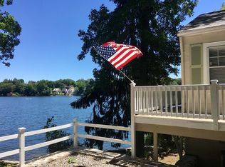 285 Lake Dr, Lake Peekskill, NY 10537
