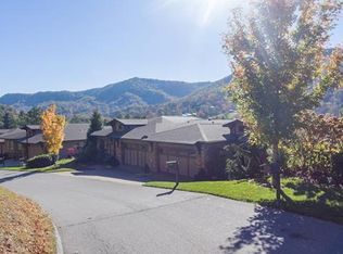 10 Plateau Dr #10, Maggie Valley, NC 28751