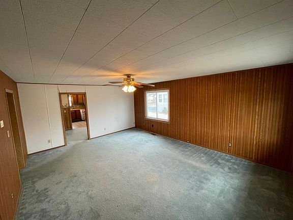 5th image of 704 N Broadway St