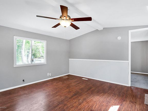5th image of 3238 Tulip St