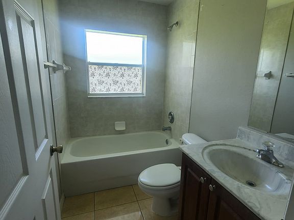 5th image of 547 Kingsbury Ln