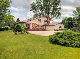21245 W Windsor Dr, New Berlin, WI 53146