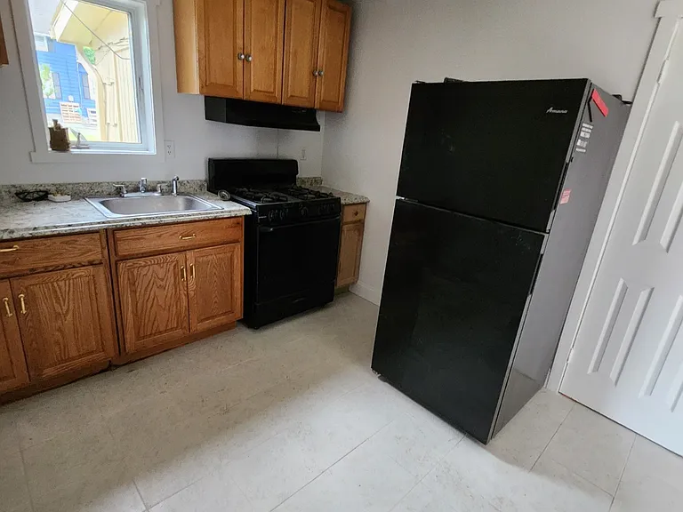 27 Mountain Ave #1 — Photo 6