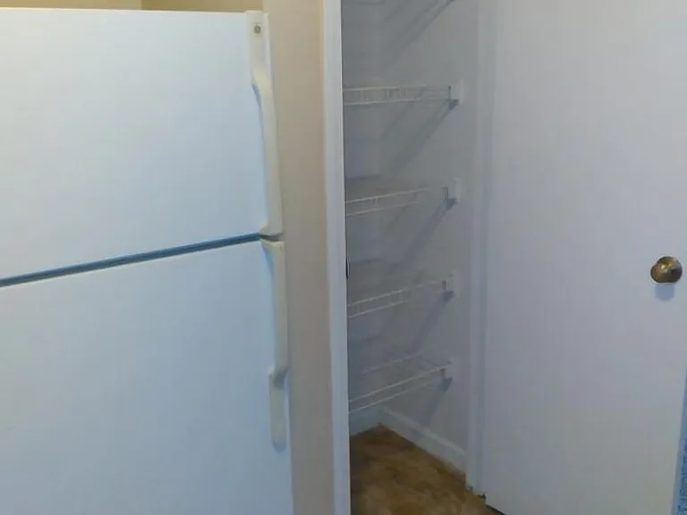 185 - COUNTRY VIEW APARTMENTS — Photo 31